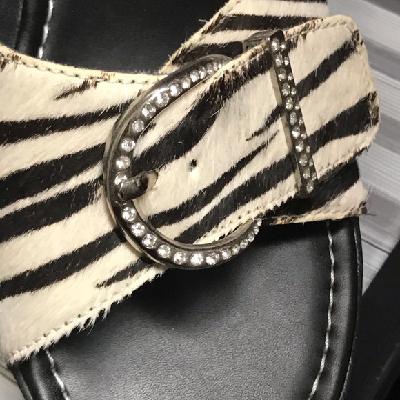 Yellow box sandals zebra pattern - Picture 4 of 5